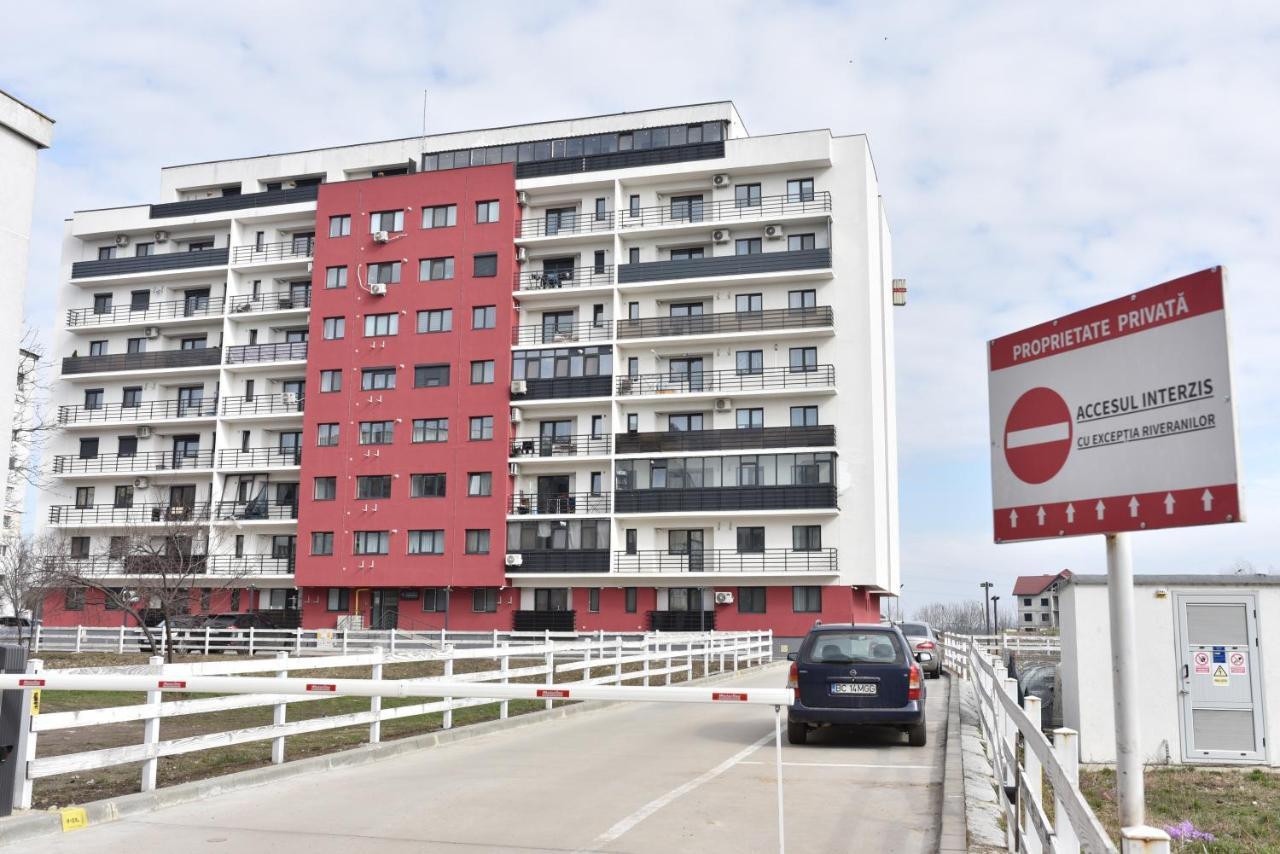 Mall Luxury Apartments Bacau Bagian luar foto