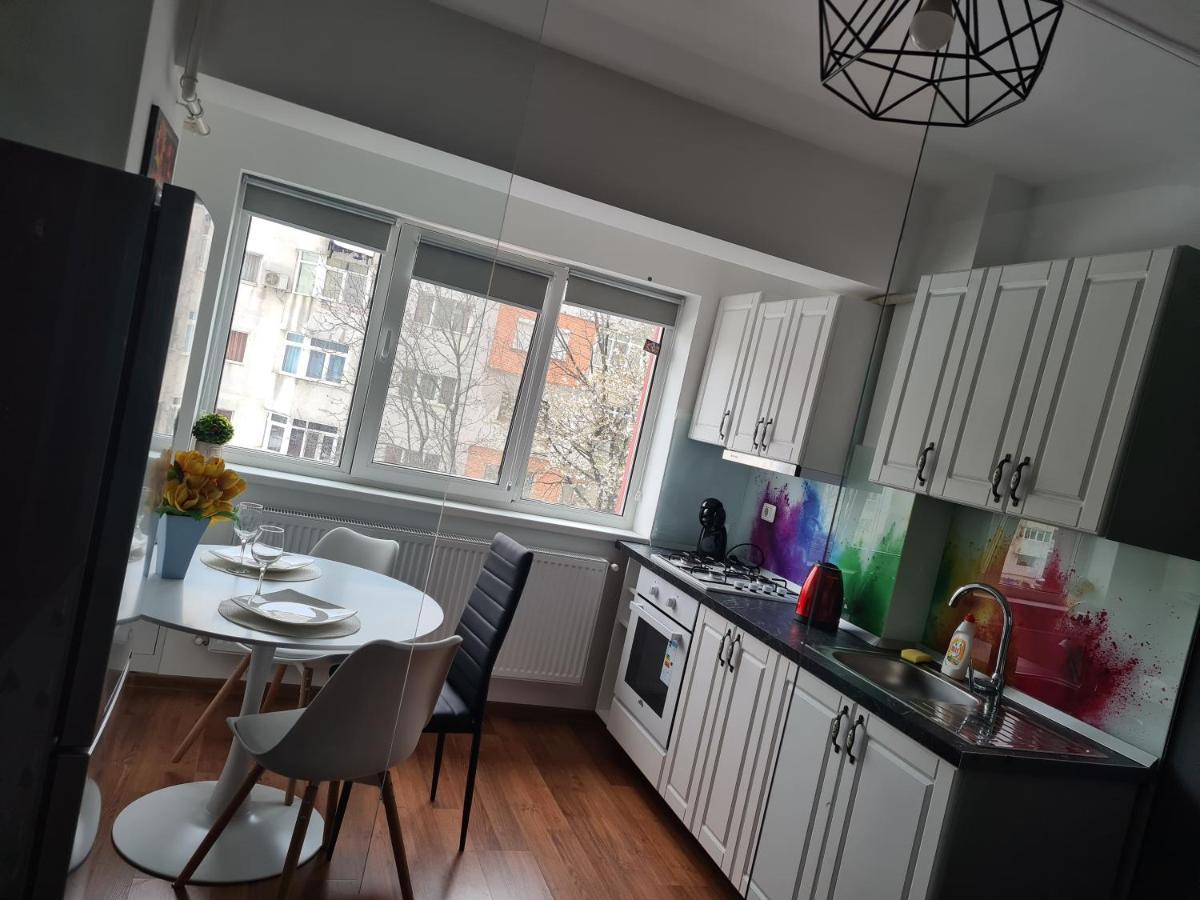 Mall Luxury Apartments Bacau Bagian luar foto